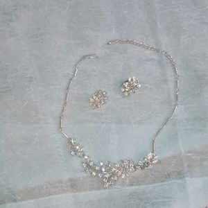 Vintage necklace with matching clip-on earrings